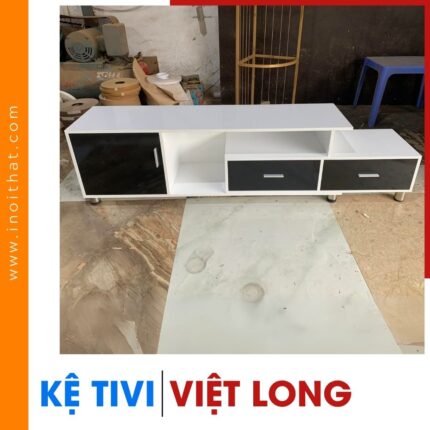 Kệ Tivi đóng sẵn góc tường tại xã Việt Long