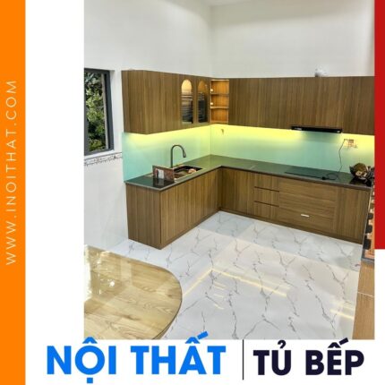 Tủ Bếp vân gỗ kết hợp LED ngang tại phường Thanh Liệt